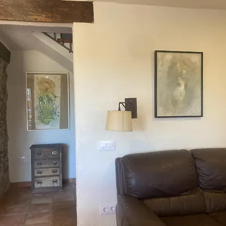 Homestay Mas Teixidor, Masia Entre Girona Y La Costa Brava *